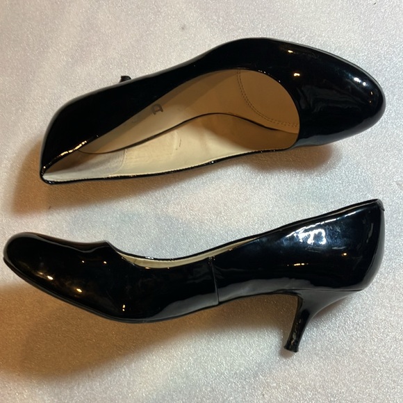 Unida patent pumps. Low heel. - Picture 2 of 4